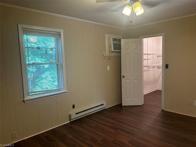 4295 Brownsboro Road 04, Winston-salem, NC 27106