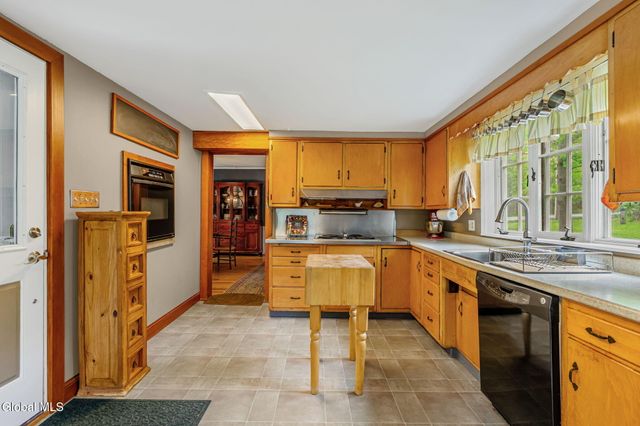 115 Bunker Hill Road, Valley Falls, NY 12185