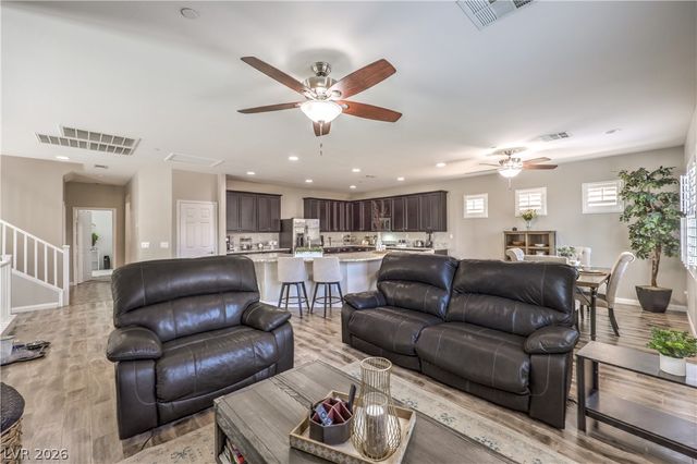 913 Estes Cove Avenue, Henderson, NV 89012