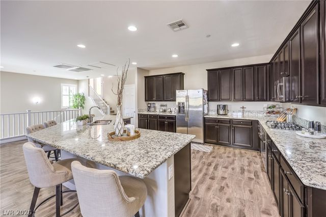 913 Estes Cove Avenue, Henderson, NV 89012