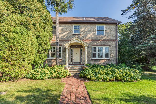 1324 Fredrickson Place, Highland Park, IL 60035