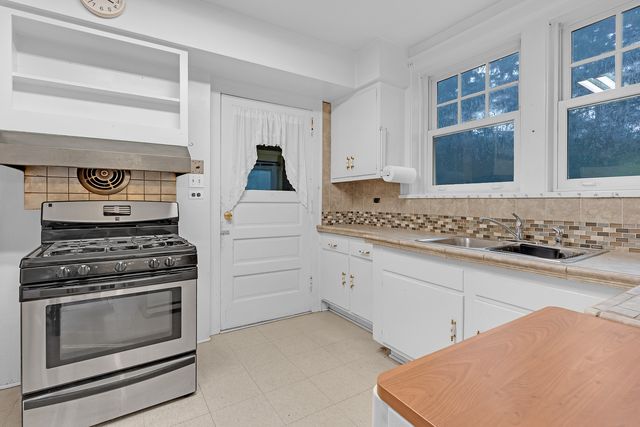 1324 Fredrickson Place, Highland Park, IL 60035