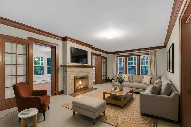 1324 Fredrickson Place, Highland Park, IL 60035