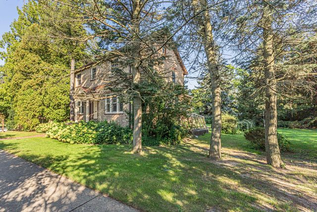 1324 Fredrickson Place, Highland Park, IL 60035