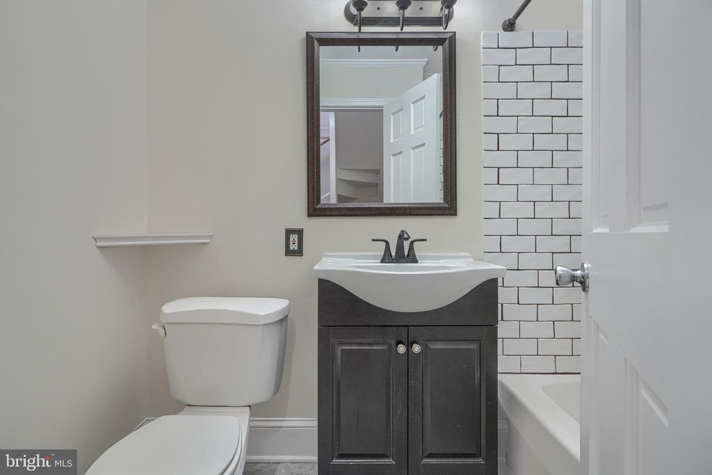 Image 18 of property listing at 42 E HAMBURG ST E, Baltimore, MD 21230