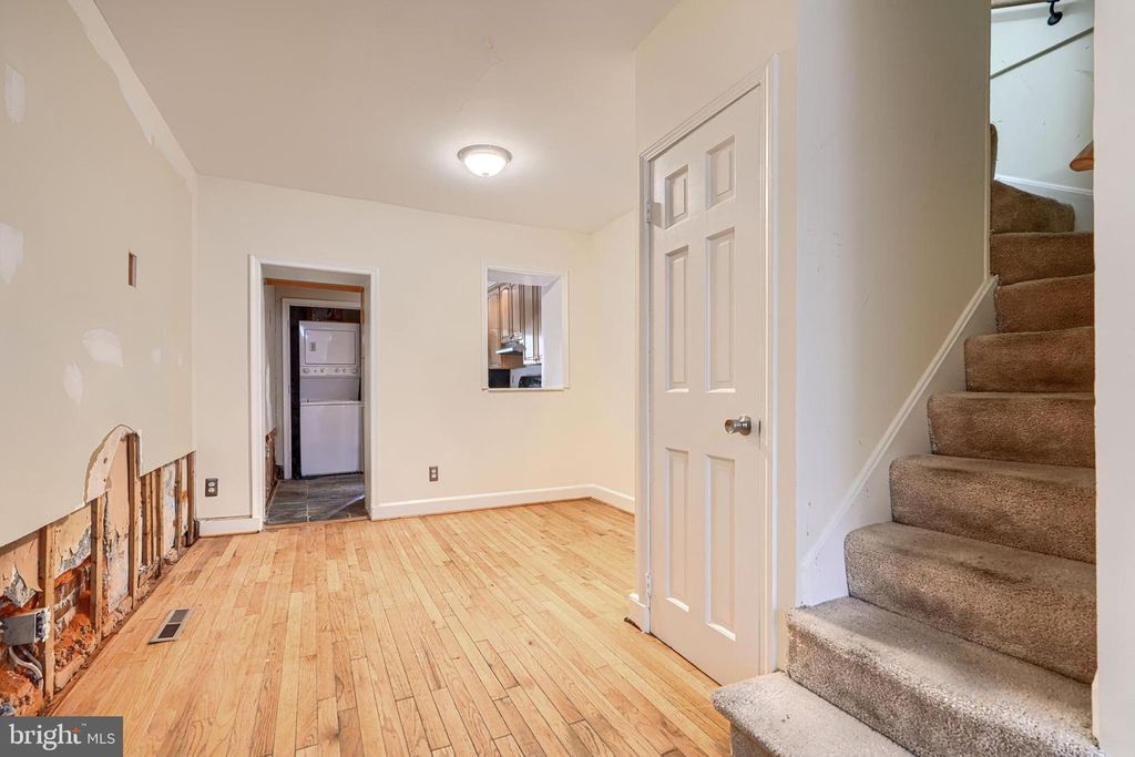 Image 6 of property listing at 42 E HAMBURG ST E, Baltimore, MD 21230