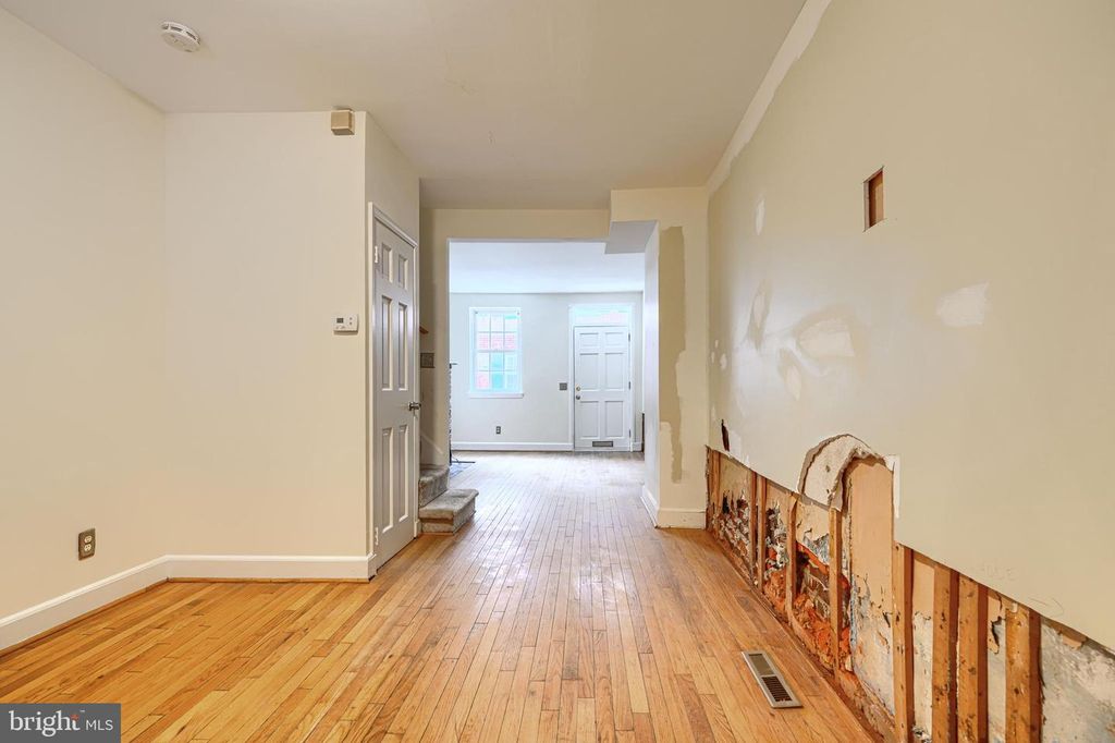 Image 7 of property listing at 42 E HAMBURG ST E, Baltimore, MD 21230