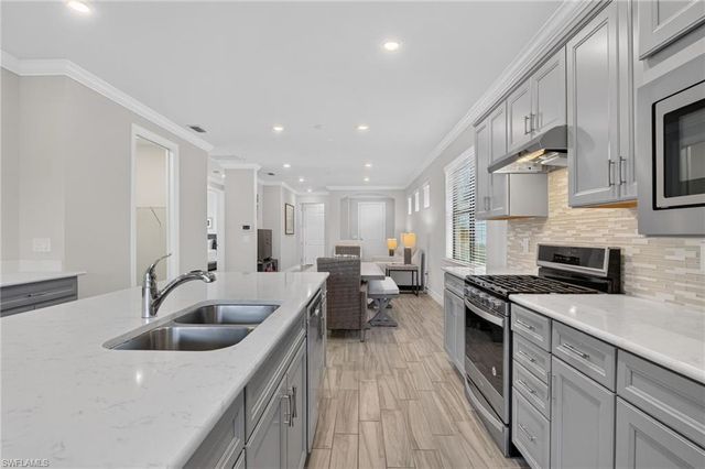 7237 Wilton DR, Naples, FL 34109