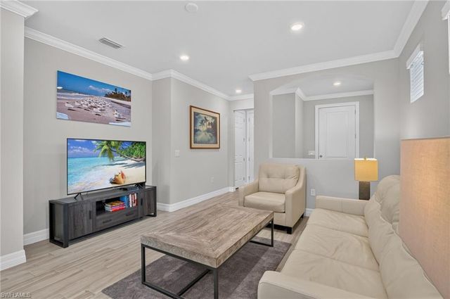 7237 Wilton DR, Naples, FL 34109