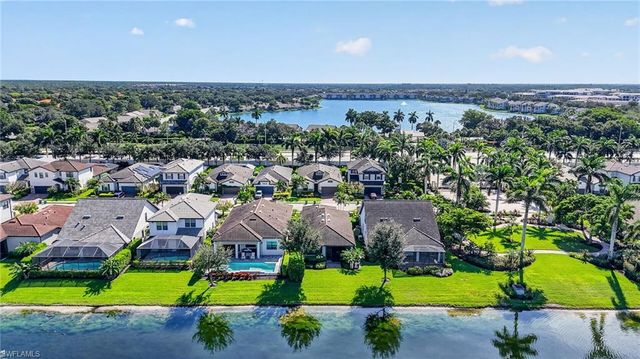 7237 Wilton DR, Naples, FL 34109