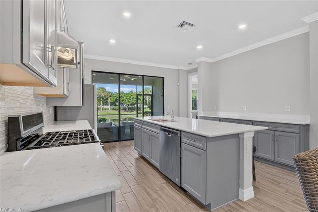 7237 Wilton DR, Naples, FL 34109