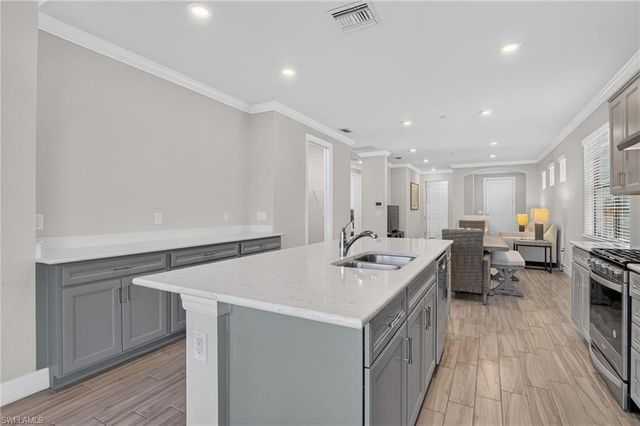 7237 Wilton DR, Naples, FL 34109