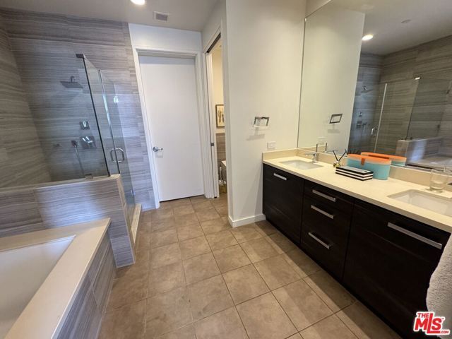 801 S Grand Avenue 1507, Los Angeles, CA 90017