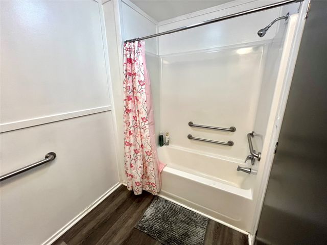 709 N Collins Frwy 130, Howe, TX 75459