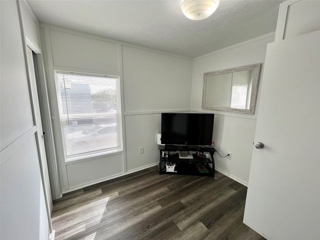 709 N Collins Frwy 130, Howe, TX 75459