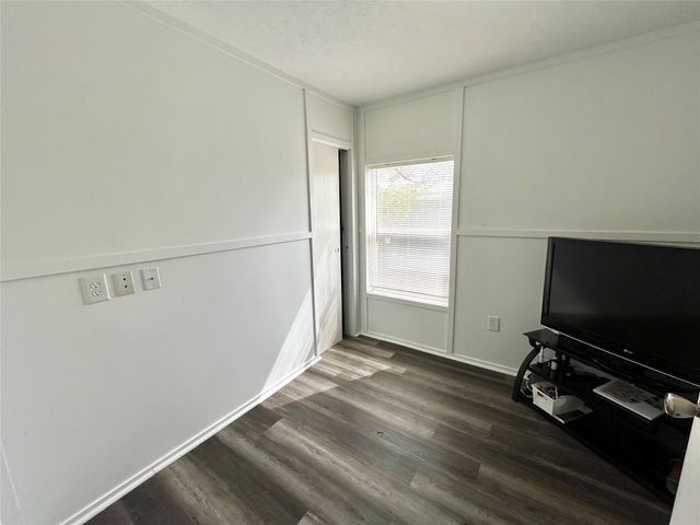 709 N Collins Frwy 130, Howe, TX 75459