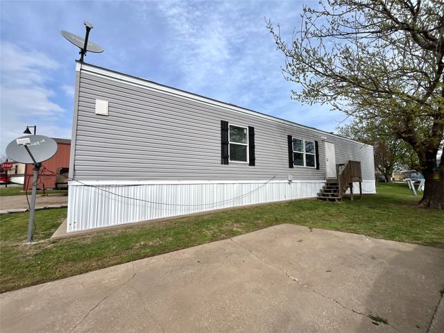 709 N Collins Frwy 130, Howe, TX 75459