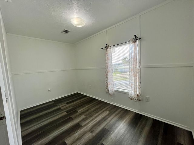 709 N Collins Frwy 130, Howe, TX 75459