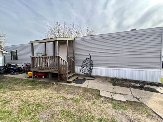 709 N Collins Frwy 130, Howe, TX 75459