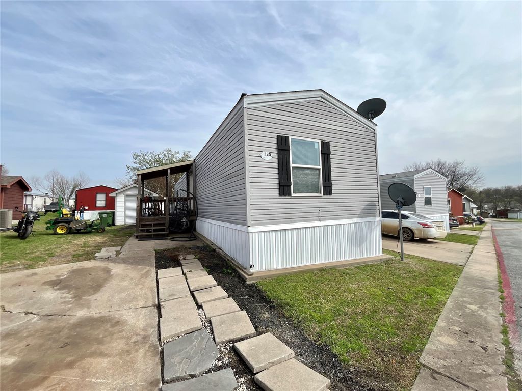 709 N Collins Frwy 130, Howe, TX 75459