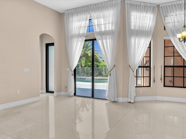 3445 NW 87th Avenue, Hollywood, FL 33024