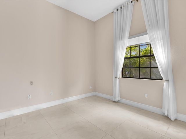 3445 NW 87th Avenue, Hollywood, FL 33024