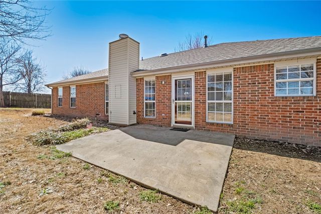 523 Evergreen Circle, Lowell, AR 72745