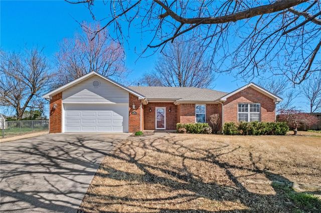 523 Evergreen Circle, Lowell, AR 72745