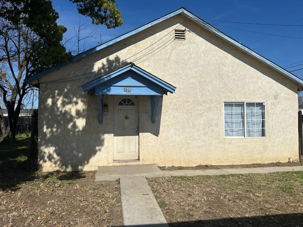 Image 1 of property listing at 325 S 7th Street, Chowchilla, CA 93610
