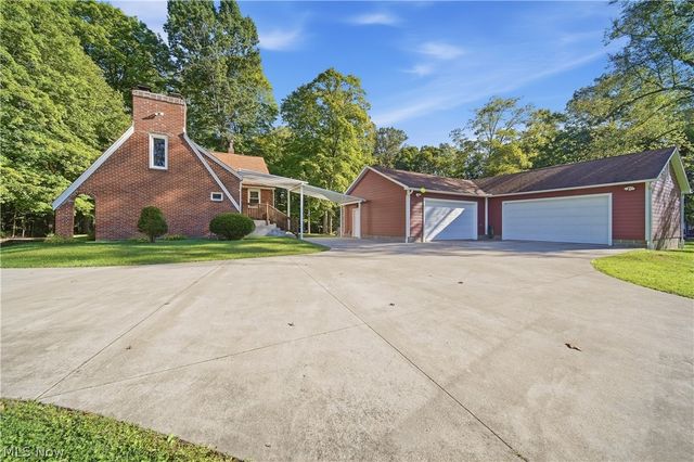 1687 Mount Pleasant Street NE, Canton, OH 44721