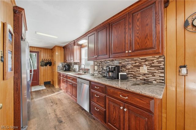 1687 Mount Pleasant Street NE, Canton, OH 44721