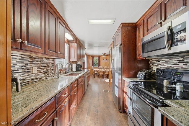 1687 Mount Pleasant Street NE, Canton, OH 44721