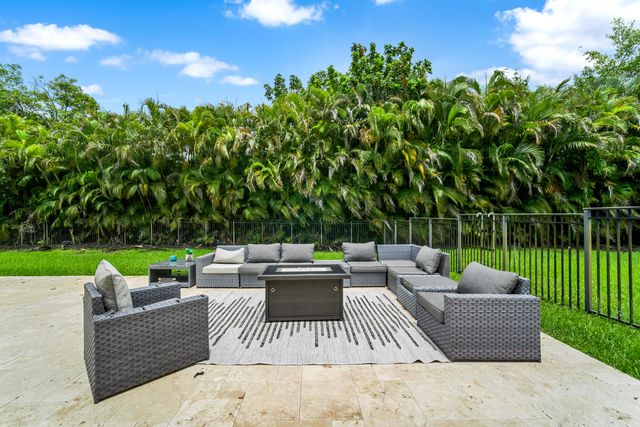 7520 NW 50th Court, Coral Springs, FL 33067
