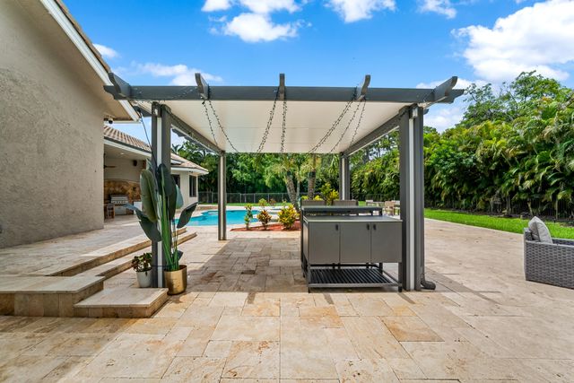 7520 NW 50th Court, Coral Springs, FL 33067