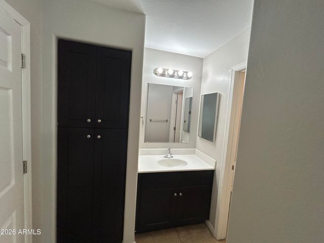 8122 S 2ND Drive, Phoenix, AZ 85041