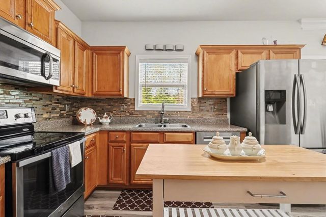 136 Meeting Place Road, Lawrenceville, GA 30044