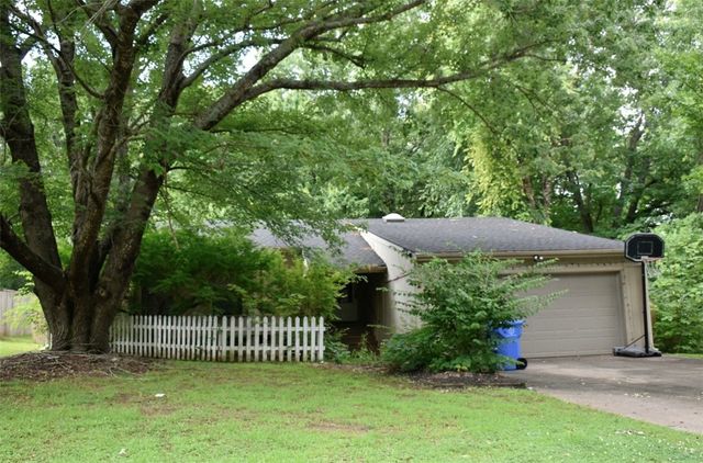 1818-1837 W Ora Drive, Fayetteville, AR 72701