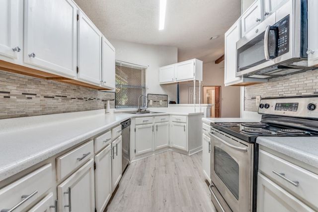 1126 Hemlock Drive, Desoto, TX 75115
