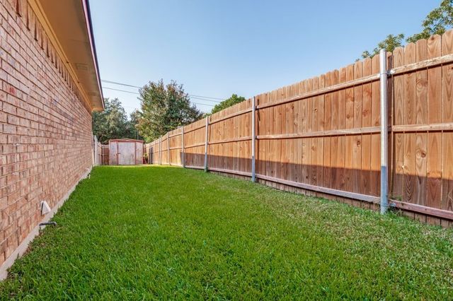 1126 Hemlock Drive, Desoto, TX 75115