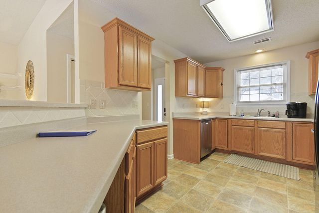 803 MANHATTAN DR, Columbia, MO 65201