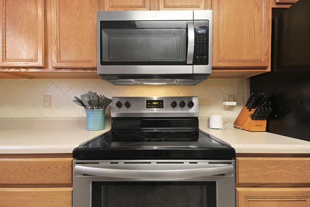 803 MANHATTAN DR, Columbia, MO 65201