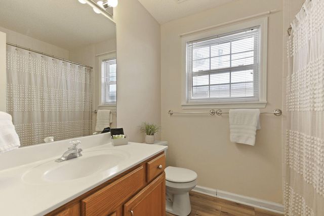 803 MANHATTAN DR, Columbia, MO 65201