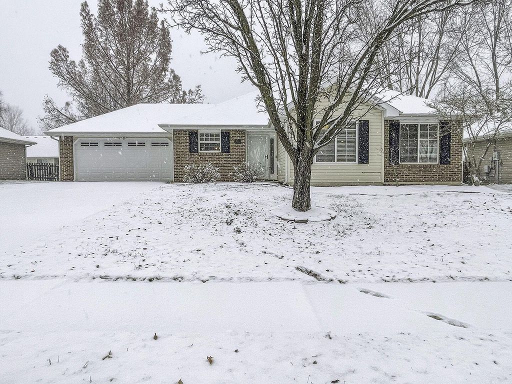 803 MANHATTAN DR, Columbia, MO 65201