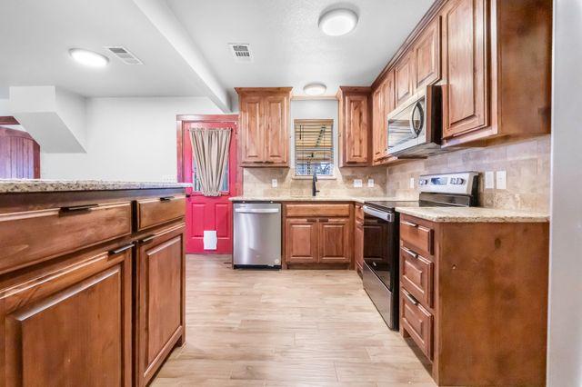436 E El Camino Real, Weatherford, TX 76087