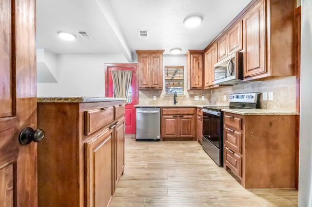 436 E El Camino Real, Weatherford, TX 76087