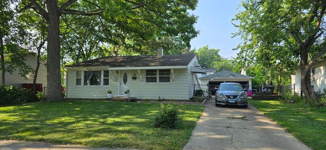 360 Tee Lane, Carpentersville, IL 60110
