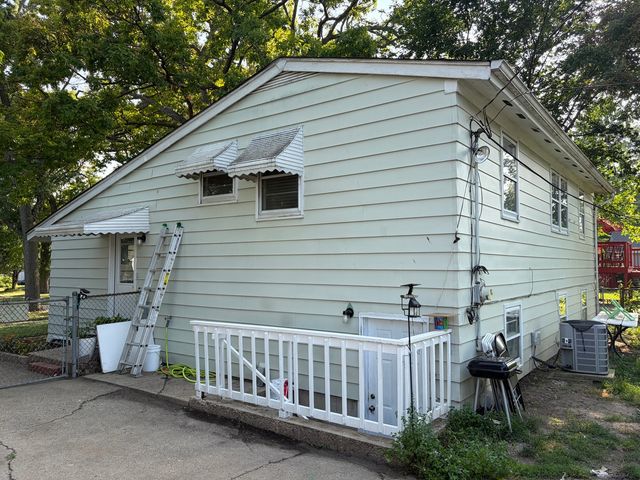 360 Tee Lane, Carpentersville, IL 60110