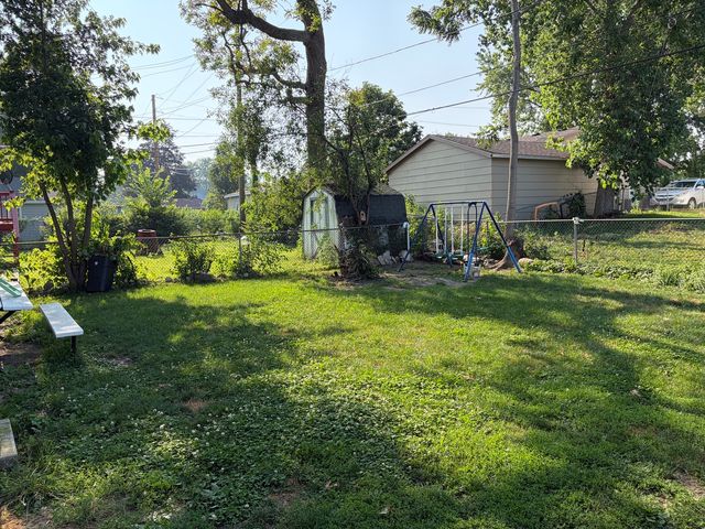 360 Tee Lane, Carpentersville, IL 60110