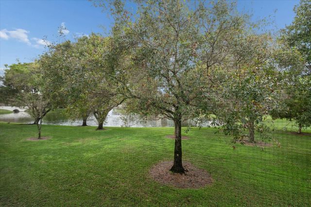 2202 Lucaya Bend L2, Coconut Creek, FL 33066