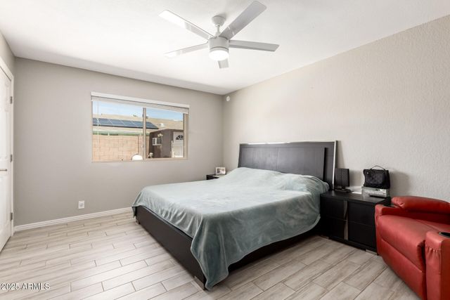 402 E MORROW Drive, Phoenix, AZ 85024